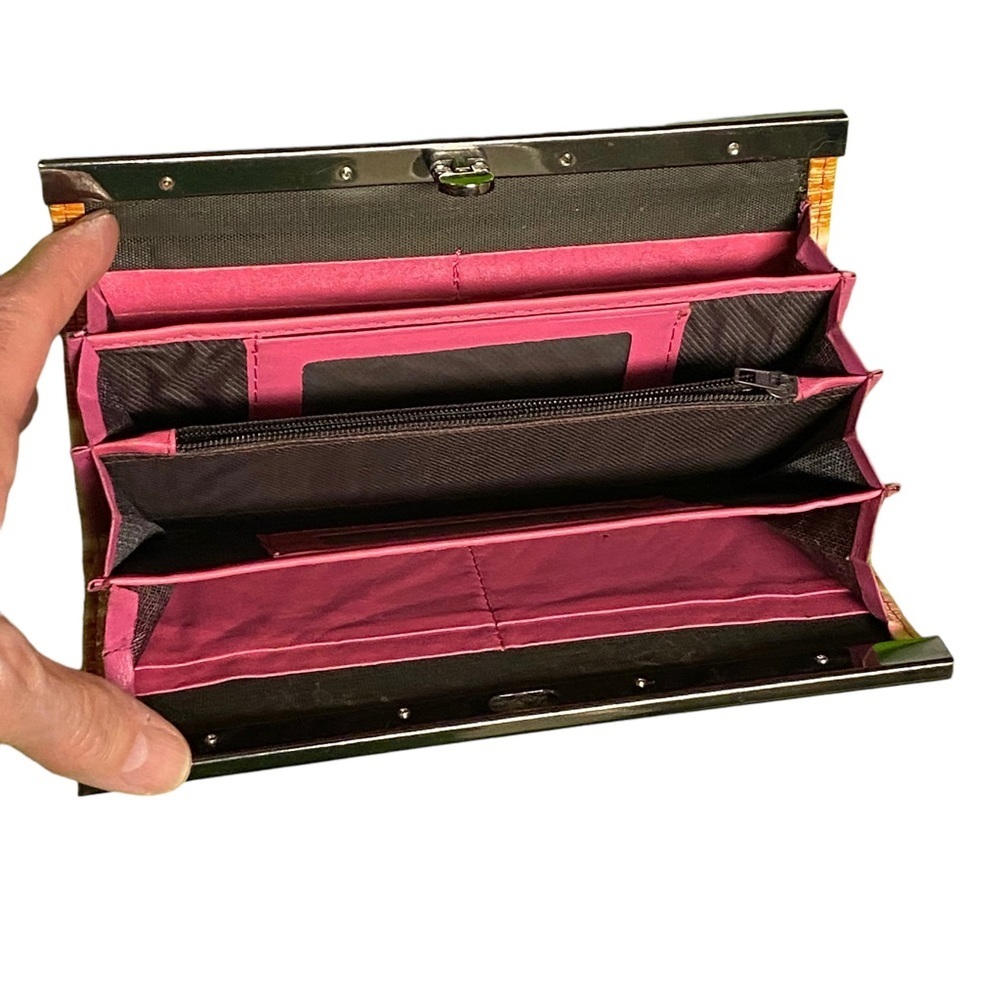 Two tone pink with gold sparkle clutch inside - Picture 2 of 9